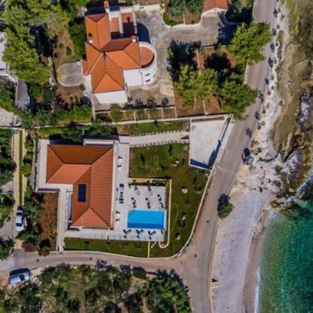 Villa R&B Sutivan Exteriör bild