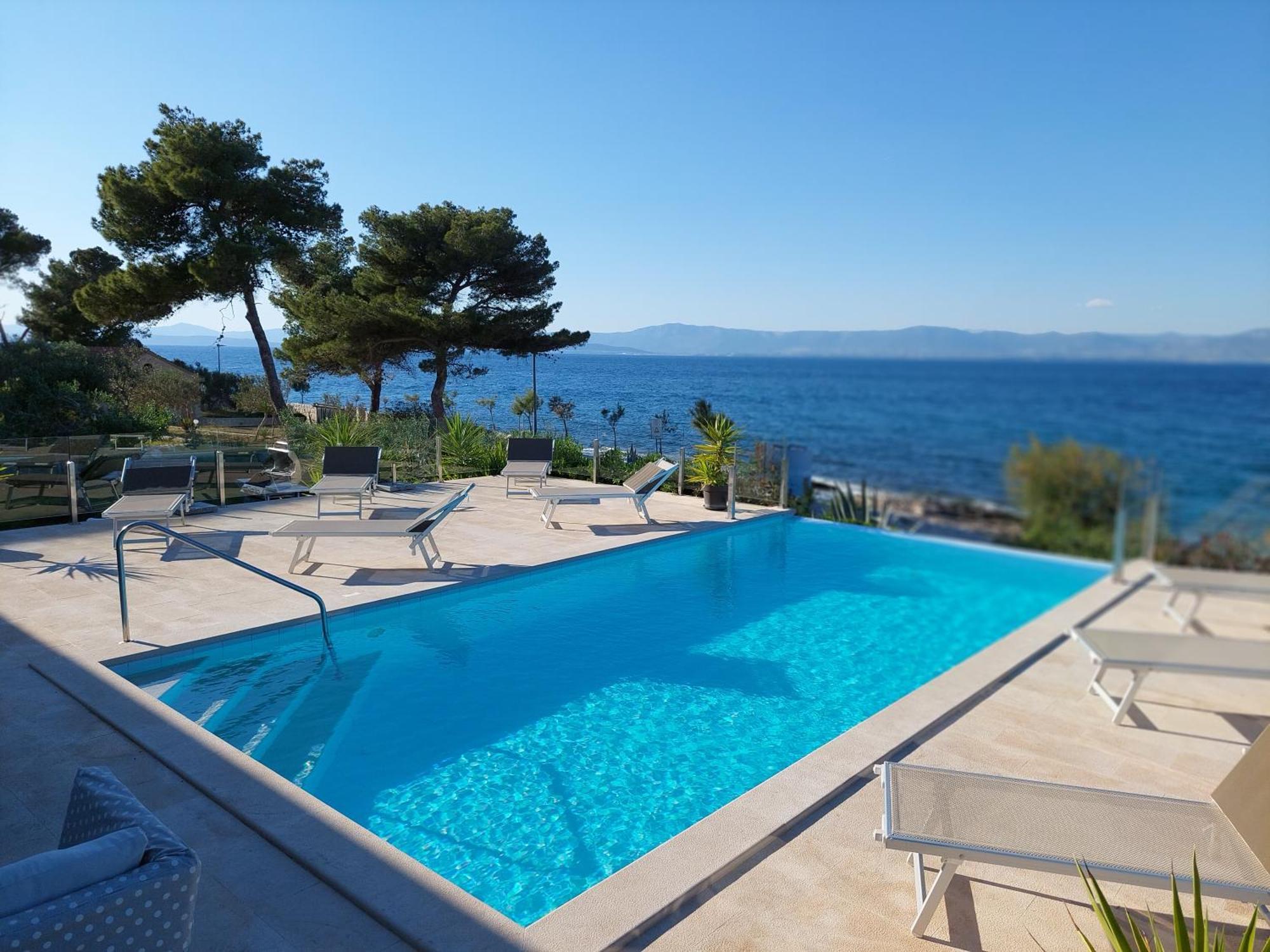 Villa R&B Sutivan Rum bild