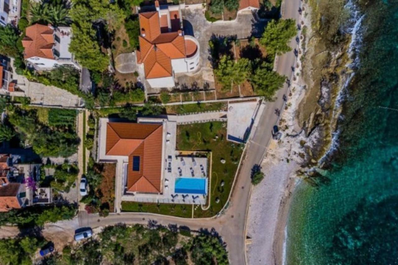 Villa R&B Sutivan Exteriör bild