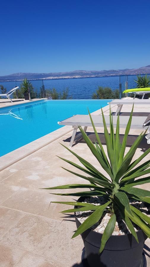 Villa R&B Sutivan Exteriör bild
